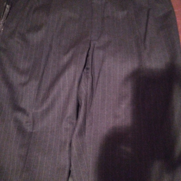 A Dark Gray Pinstripe 2Button 50L Suit. 44/32 Pleated Pants w Cuff. - Picture 2 of 4